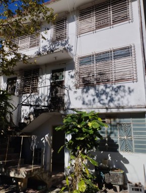 Casa Independiente de 6 habitaciones en venta en Nuevo Vedado, Plaza de la Revolución, La Habana