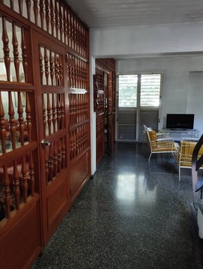 Casa Independiente de 6 habitaciones en venta en Nuevo Vedado, Plaza de la Revolución, La Habana