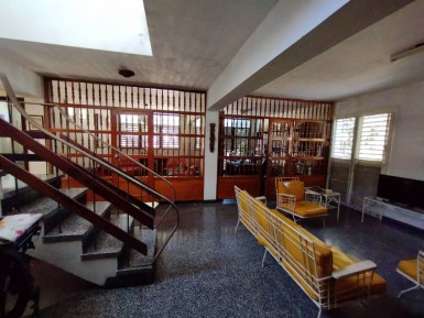 Casa Independiente de 6 habitaciones en venta en Nuevo Vedado, Plaza de la Revolución, La Habana