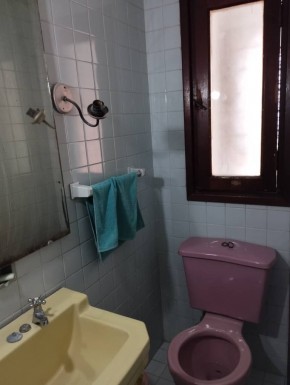 Casa Independiente de 6 habitaciones en venta en Nuevo Vedado, Plaza de la Revolución, La Habana