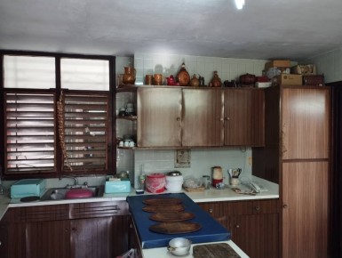 Casa Independiente de 6 habitaciones en venta en Nuevo Vedado, Plaza de la Revolución, La Habana
