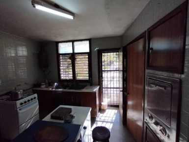 Casa Independiente de 6 habitaciones en venta en Nuevo Vedado, Plaza de la Revolución, La Habana