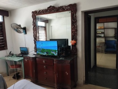 Casa Independiente de 6 habitaciones en venta en Nuevo Vedado, Plaza de la Revolución, La Habana