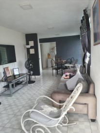 Casa Independiente de 6 habitaciones en permuta en Antonio Guiteras, Habana del Este, La Habana