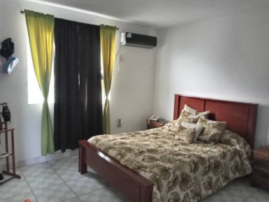 Casa Independiente de 6 habitaciones en venta en Antonio Guiteras, Habana del Este, La Habana