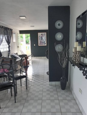 Casa Independiente de 6 habitaciones en venta en Antonio Guiteras, Habana del Este, La Habana