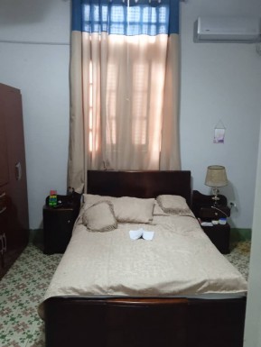 Casa Independiente de 5 habitaciones en venta en Los Quemados, Marianao, La Habana
