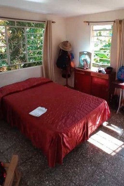 Casa Independiente de 3 habitaciones en venta en Antonio Guiteras, Habana del Este, La Habana