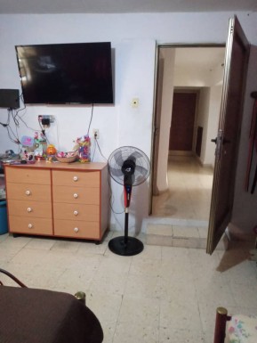 Casa Colonial de 3 habitaciones en venta en El Carmelo, Plaza de la Revolución, La Habana