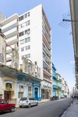 Colón, Centro Habana, La Habana