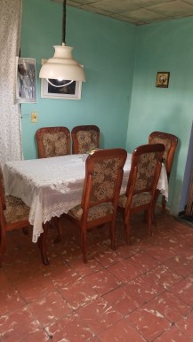 Casa Colonial de 5 habitaciones en venta en Dragones, Centro Habana, La Habana