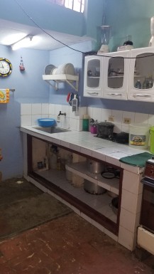 Casa Colonial de 5 habitaciones en venta en Dragones, Centro Habana, La Habana