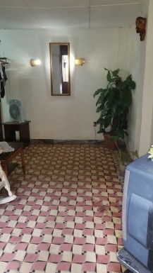 Casa Colonial de 5 habitaciones en venta en Dragones, Centro Habana, La Habana