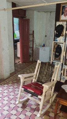 Casa Colonial de 5 habitaciones en venta en Dragones, Centro Habana, La Habana