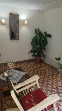Casa Colonial de 5 habitaciones en venta en Dragones, Centro Habana, La Habana