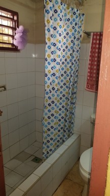 Casa Colonial de 5 habitaciones en venta en Dragones, Centro Habana, La Habana