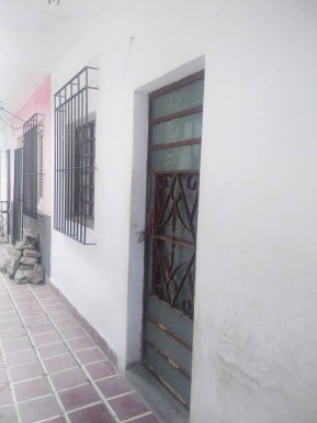 Casa de 3 habitaciones en venta en Segunda Ampliación de Luyanó, San Miguel del Padrón, La Habana