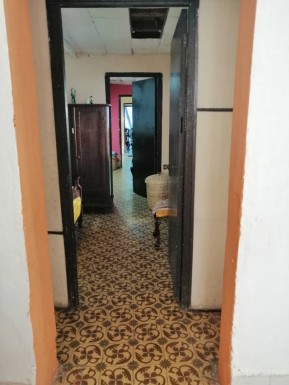 Casa Colonial de 3 habitaciones en venta en San Leopoldo, Centro Habana, La Habana