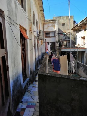 Casa Colonial de 3 habitaciones en venta en San Leopoldo, Centro Habana, La Habana