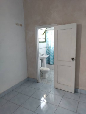 Biplanta de 5 habitaciones en venta en Nuevo Vedado, Plaza de la Revolución, La Habana