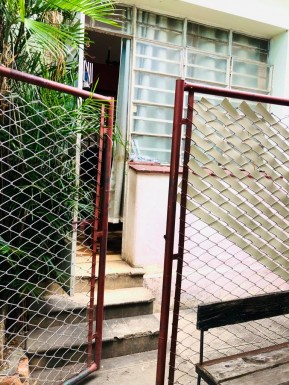 Casa Independiente de 6 habitaciones en venta en Vedado, Plaza de la Revolución, La Habana