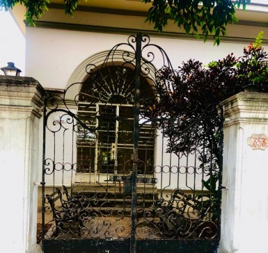 Casa Independiente de 6 habitaciones en venta en Vedado, Plaza de la Revolución, La Habana