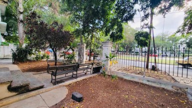 Casa Independiente de 6 habitaciones en venta en Vedado, Plaza de la Revolución, La Habana