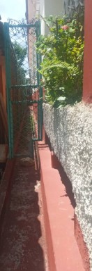 Biplanta de 4 habitaciones en venta en Zamora, Marianao, La Habana