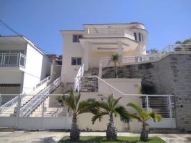 Casa Independiente de 3 habitaciones en permuta en Nuevo Vedado, Plaza de la Revolución, La Habana