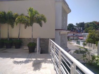 Casa Independiente de 3 habitaciones en venta en Nuevo Vedado, Plaza de la Revolución, La Habana