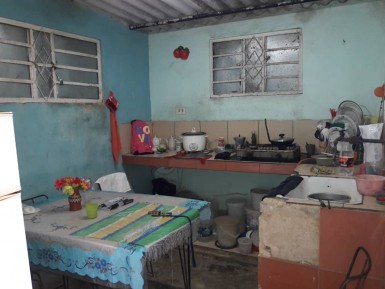 Biplanta de 2 habitaciones en venta en Cuatro Caminos, Cotorro, La Habana