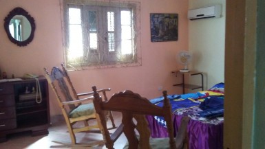 Duplex with 5 bedrooms for sale in Las Cañas, Cerro, La Habana