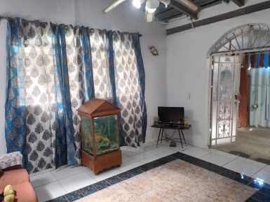 Casa de 2 habitaciones en venta en Barrio Azul, Arroyo Naranjo, La Habana