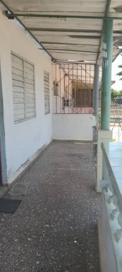 Casa de 2 habitaciones en venta en Cuatro Caminos, Cotorro, La Habana