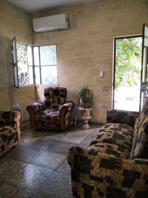 Casa Independiente de 2 habitaciones en venta en Las Cañas, Cerro, La Habana