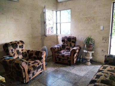Casa Independiente de 2 habitaciones en venta en Las Cañas, Cerro, La Habana