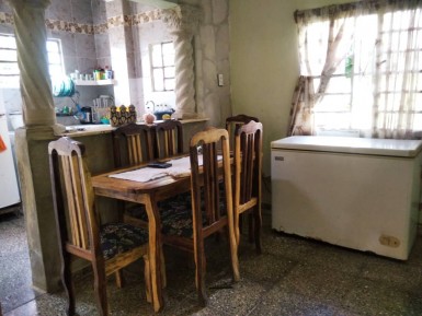 Casa Independiente de 2 habitaciones en venta en Las Cañas, Cerro, La Habana