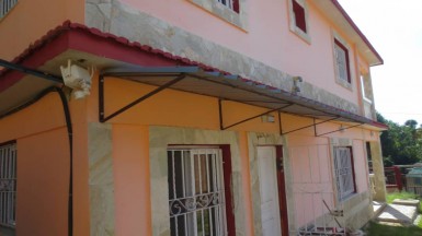 Casa Independiente de 3 habitaciones en venta en Campo Florido, Habana del Este, La Habana