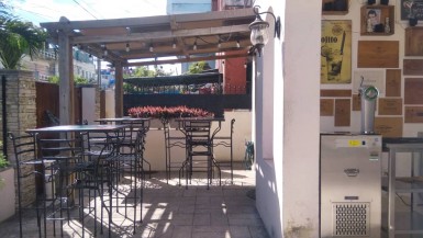 Casa Independiente de 5 habitaciones en venta en Ampliación Almendares, Playa, La Habana