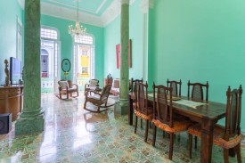 Casa Colonial de 4 habitaciones en venta en San Lázaro, Centro Habana, La Habana