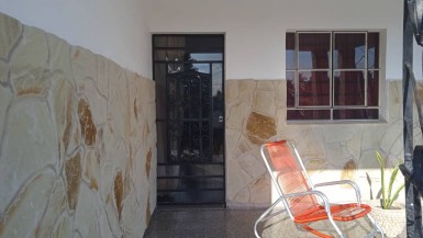 Casa Independiente de 5 habitaciones en venta en Gallega, Guanabacoa, La Habana
