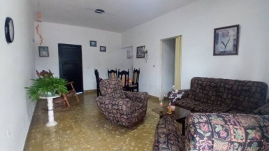 Casa Independiente de 5 habitaciones en venta en Gallega, Guanabacoa, La Habana