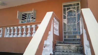Casa Independiente de 4 habitaciones en venta en Güinera, Arroyo Naranjo, La Habana