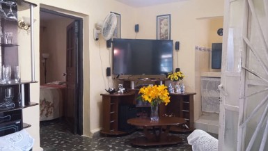 Casa Independiente de 4 habitaciones en venta en Güinera, Arroyo Naranjo, La Habana