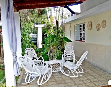 Casa Independiente de 4 habitaciones en venta en Santa Fe, Playa, La Habana