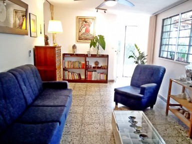 Casa Independiente de 4 habitaciones en venta en Santa Fe, Playa, La Habana