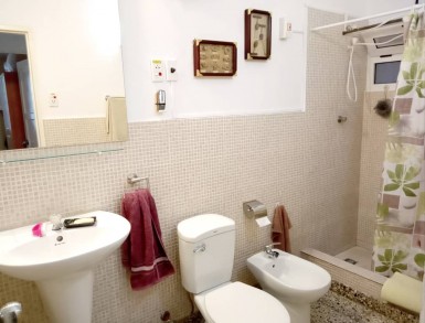 Casa Independiente de 4 habitaciones en venta en Santa Fe, Playa, La Habana