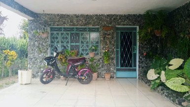 Casa Independiente de 3 habitaciones en venta en Mantilla, Arroyo Naranjo, La Habana