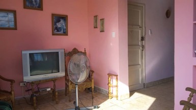 Casa de 2 habitaciones en venta en Santos Suárez, Diez de Octubre, La Habana