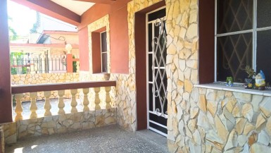 Casa Independiente de 4 habitaciones en venta en Bacuranao, Guanabacoa, La Habana